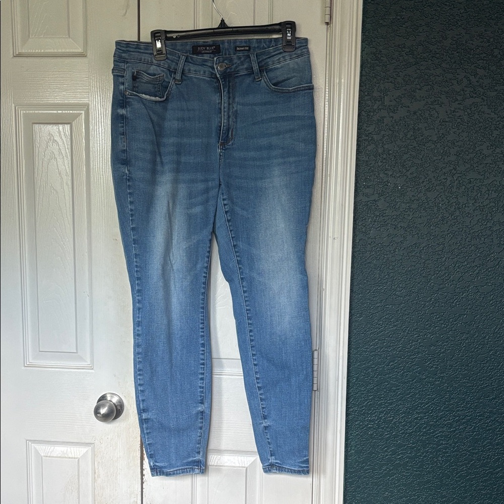 Judy Blue Light Wash Skinny Jeans